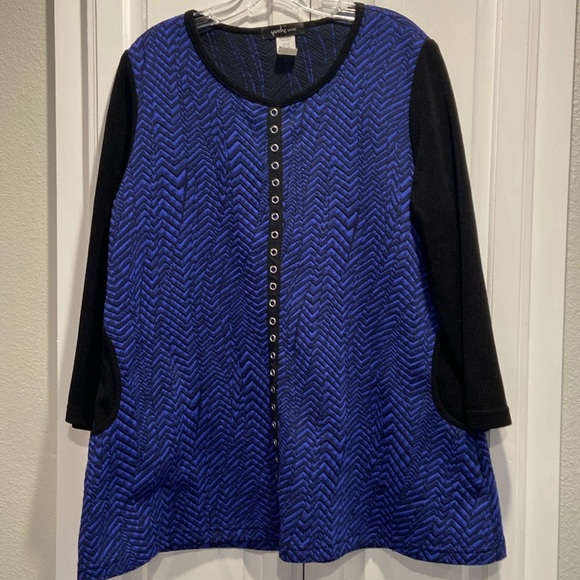 Tops - Yushi royal blue and black top